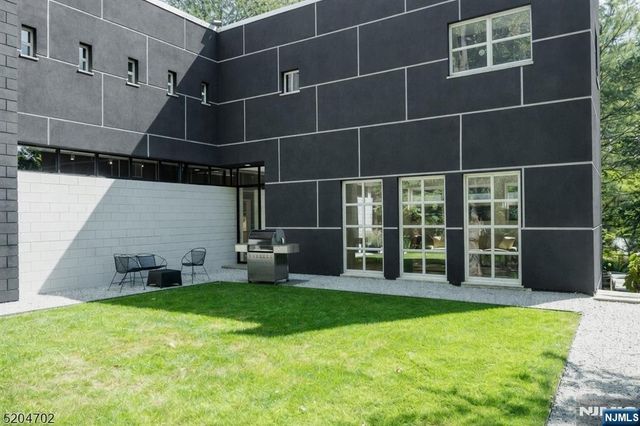 451 Mountain Avenue, North Caldwell, NJ 07006