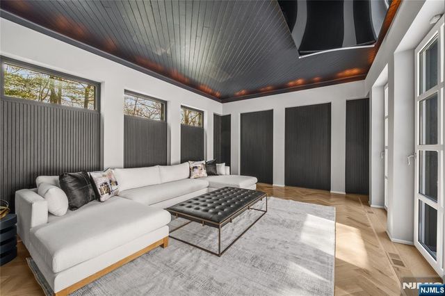 451 Mountain Avenue, North Caldwell, NJ 07006