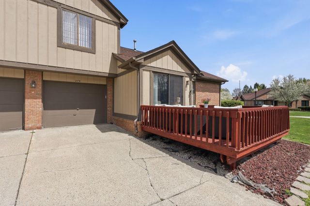 279 Meadow Bridge Drive, Rochester Hills, MI 48307