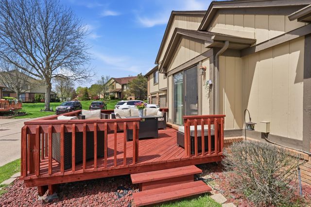 279 Meadow Bridge Drive, Rochester Hills, MI 48307
