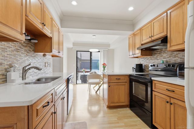 279 Meadow Bridge Drive, Rochester Hills, MI 48307