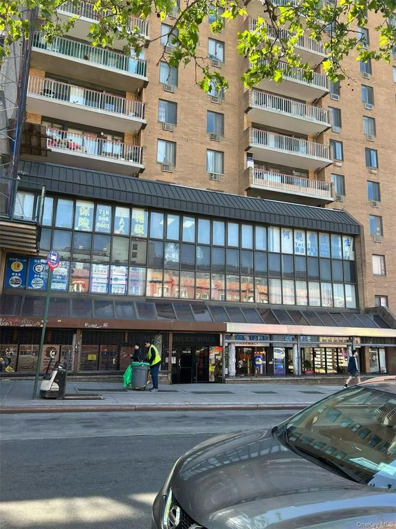 133-38 41st Avenue C8, Flushing, NY 11355