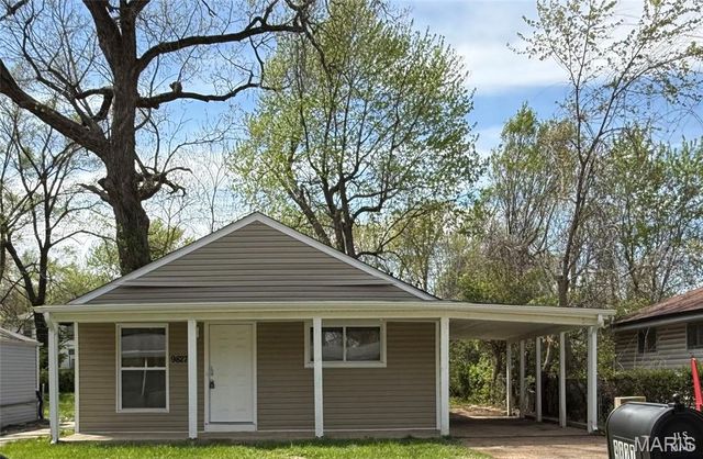 9827 Winkler Drive, Unincorporated, MO 63136