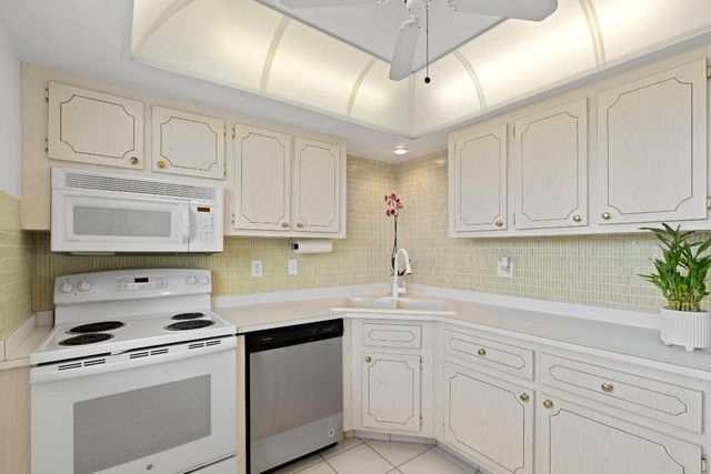 10 SE 13th Street C3, Boca Raton, FL 33432