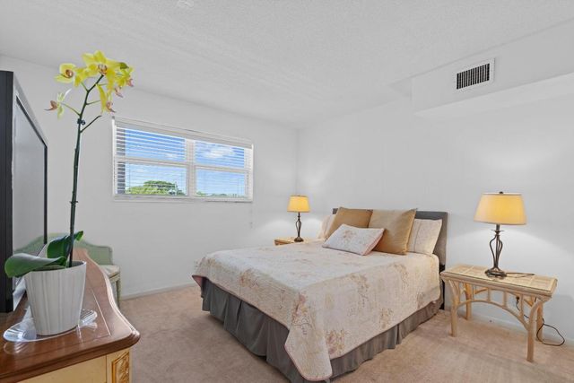 10 SE 13th Street C3, Boca Raton, FL 33432