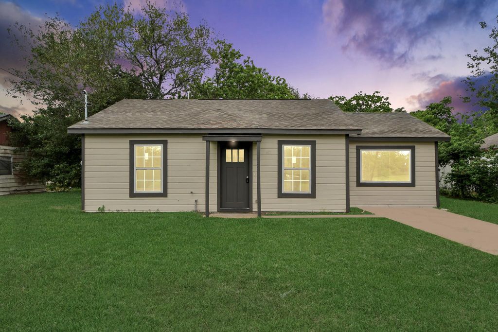 411 S Pine Road, Texas City, TX 77591