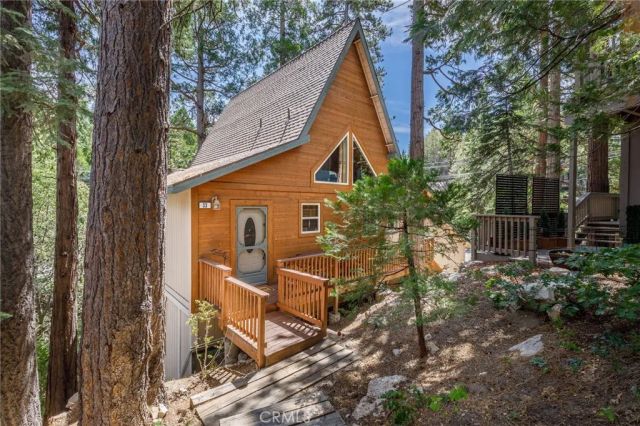 180 Grass Valley Road 33, Lake Arrowhead, CA 92352
