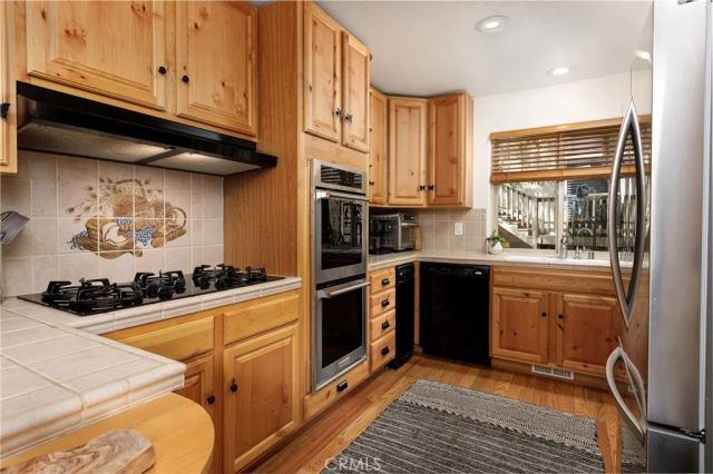 180 Grass Valley Road 33, Lake Arrowhead, CA 92352