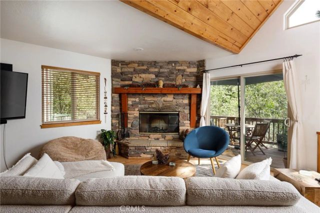 180 Grass Valley Road 33, Lake Arrowhead, CA 92352