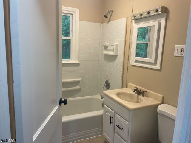 18 Oakwood Ter, Rockaway Twp., NJ 07866