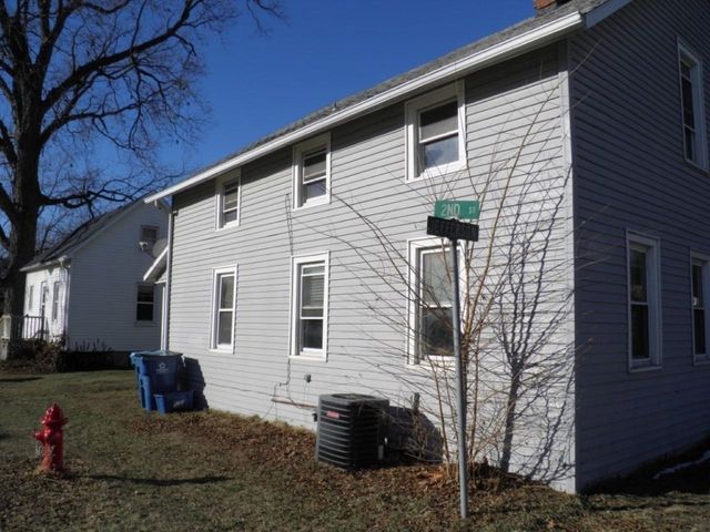 202 Jefferson Street, Buffalo, IA 52748