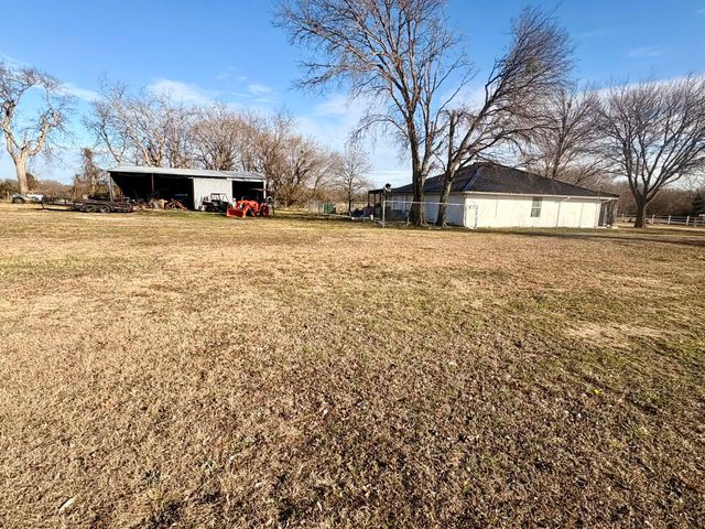 636 County Road 1535, Bonham, TX 75418