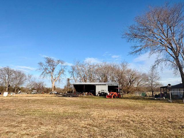 636 County Road 1535, Bonham, TX 75418
