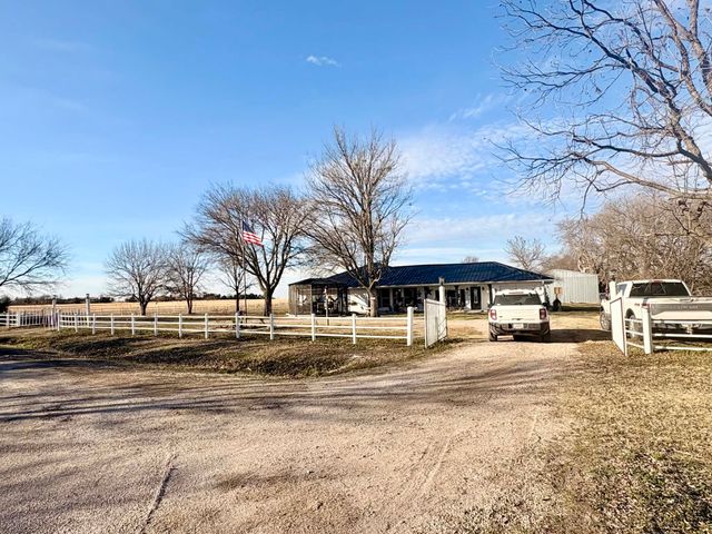 636 County Road 1535, Bonham, TX 75418