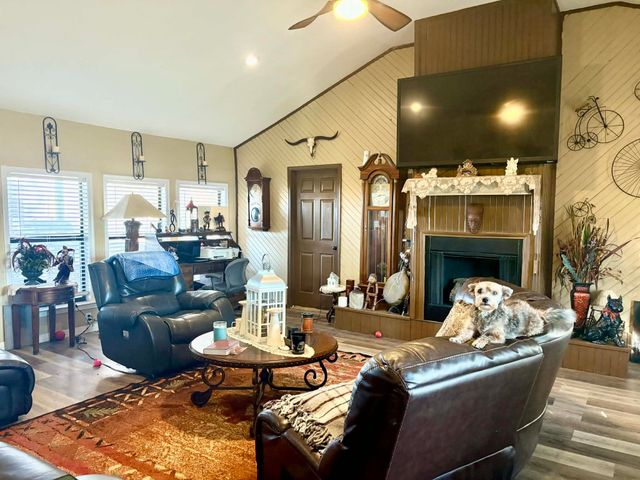 636 County Road 1535, Bonham, TX 75418