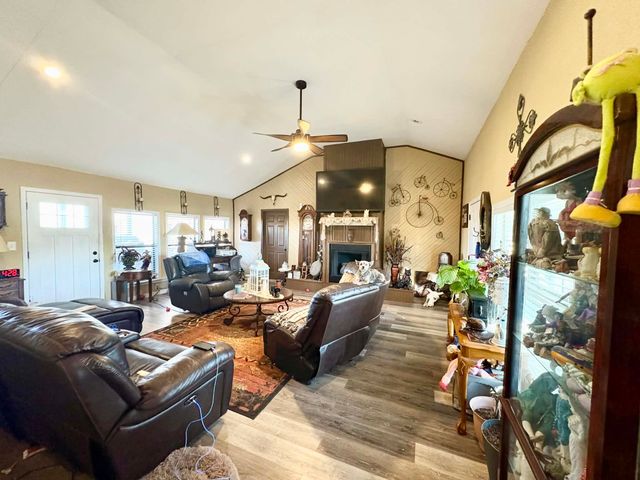 636 County Road 1535, Bonham, TX 75418