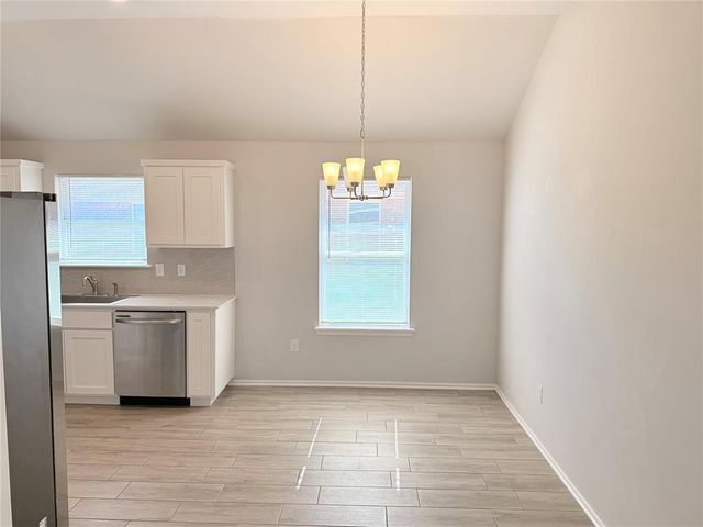 3724 Apple Villas Center, Moore, OK 73160