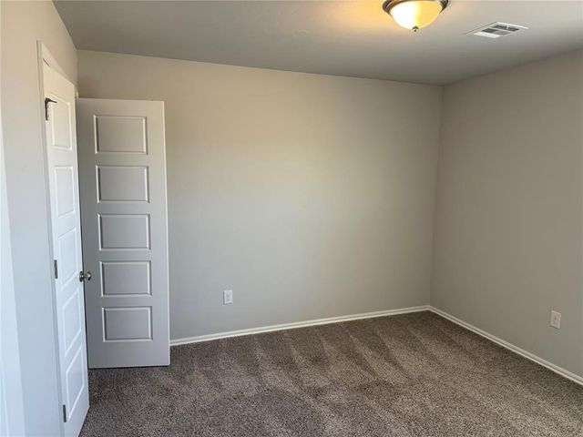 3724 Apple Villas Center, Moore, OK 73160