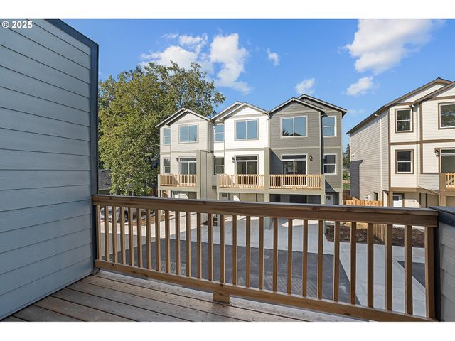 11189 Se STARK St, Portland, OR 97216