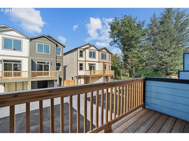 11189 Se STARK St, Portland, OR 97216