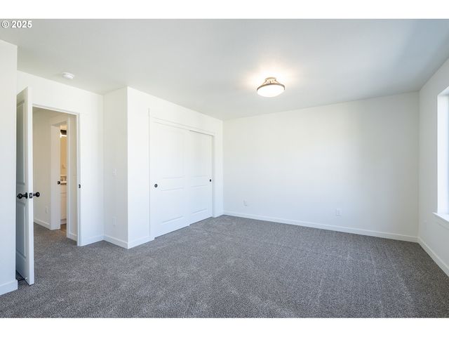 11189 Se STARK St, Portland, OR 97216