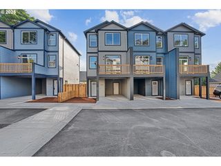 11189 Se STARK St, Portland, OR 97216