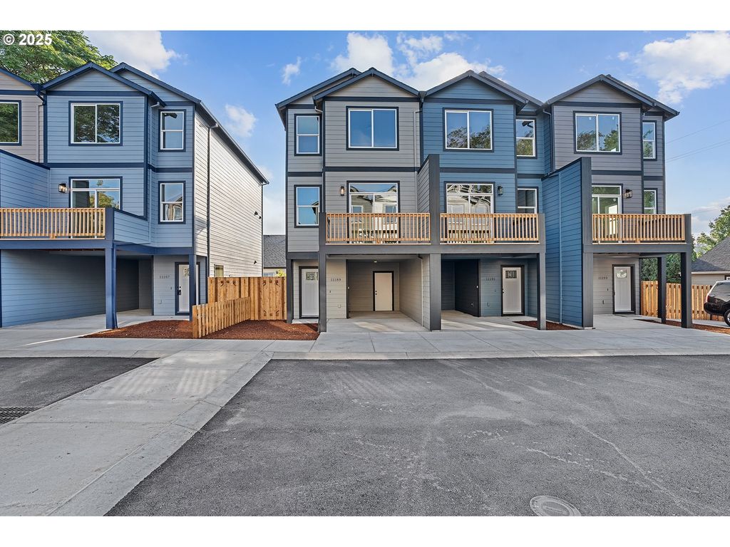 11189 Se STARK St, Portland, OR 97216