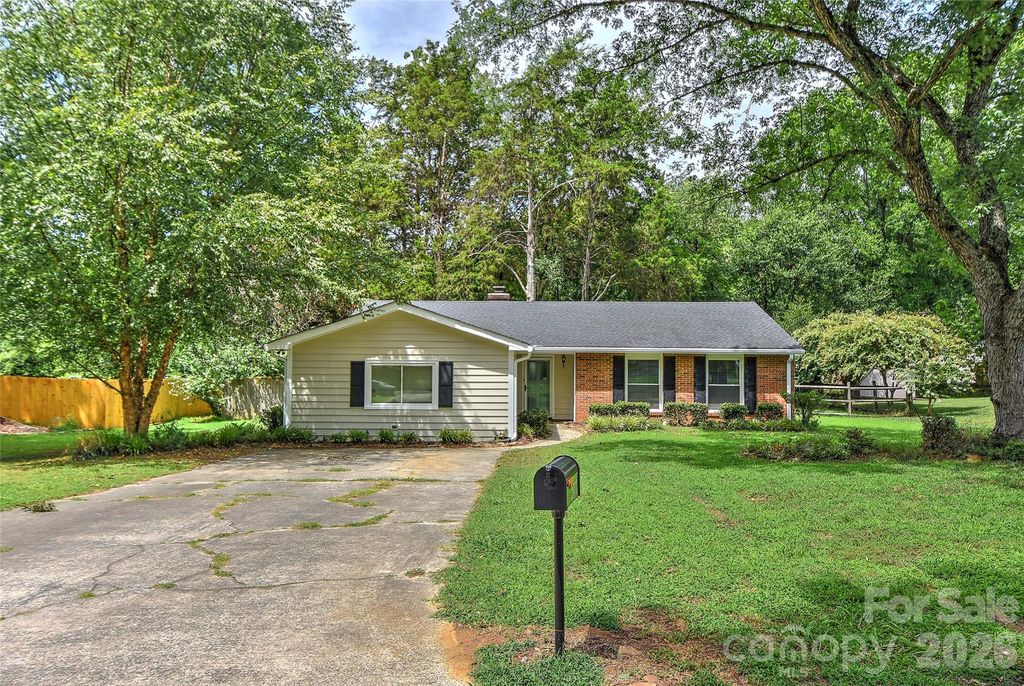 5900 Tillery Drive, Charlotte, NC 28226