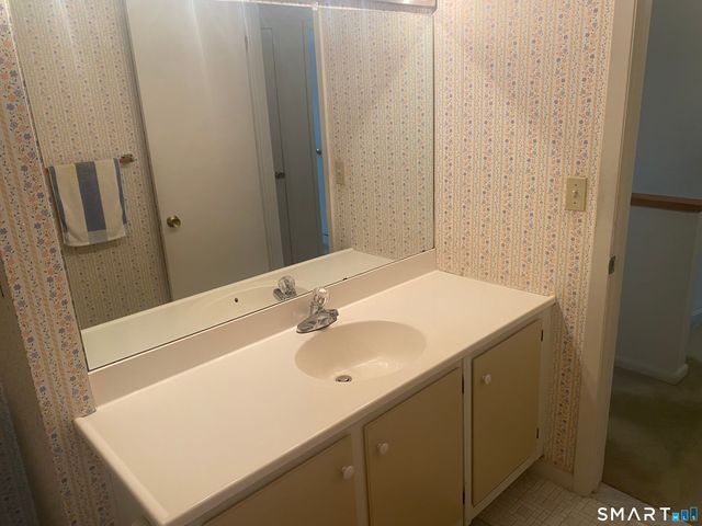 97-99 Park Avenue 72, Danbury, CT 06810