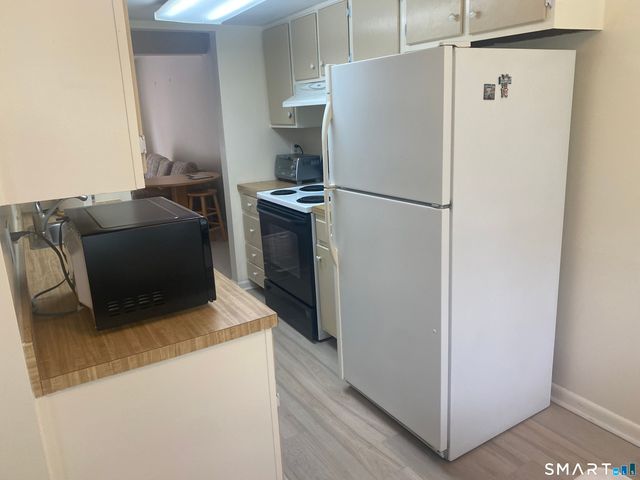 97-99 Park Avenue 72, Danbury, CT 06810