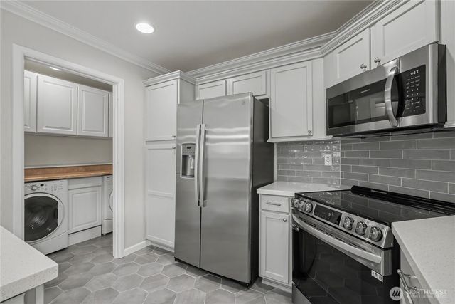 3508 Surrey Drive NE, Olympia, WA 98506