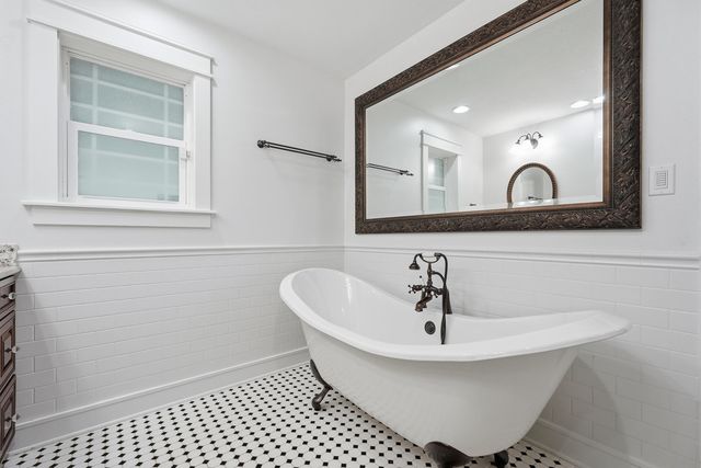 5128 Soundside Drive, Gulf Breeze, FL 32563