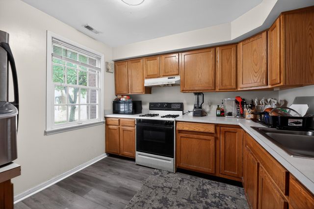 207 2ND ST WALK, Camden, NJ 08103