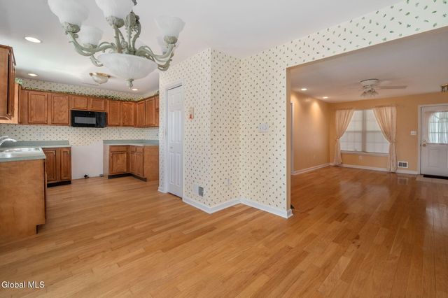 95 Morning Glory Way, Rotterdam, NY 12306