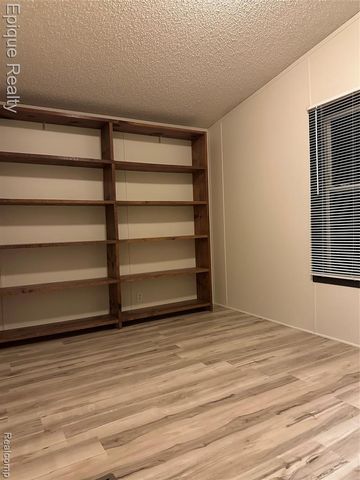 271 Lovell Court, Flushing, MI 48433