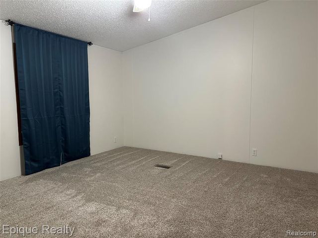 271 Lovell Court, Flushing, MI 48433