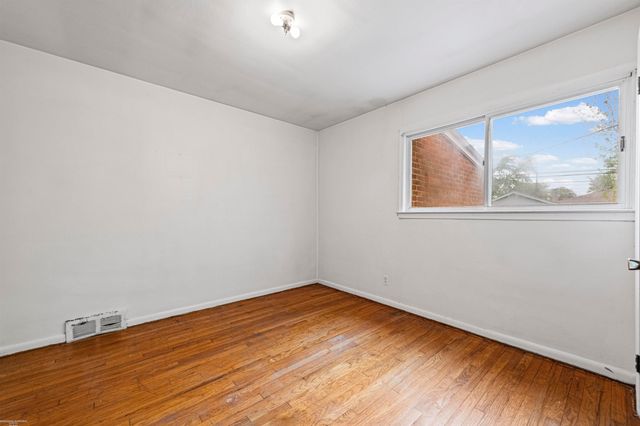 27207 Little Mack Avenue, St Clair Shores, MI 48081