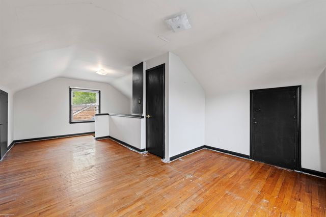 27207 Little Mack Avenue, St Clair Shores, MI 48081