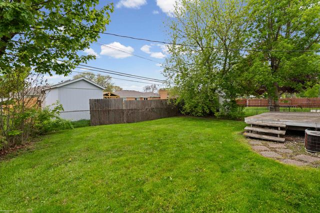 27207 Little Mack Avenue, St Clair Shores, MI 48081