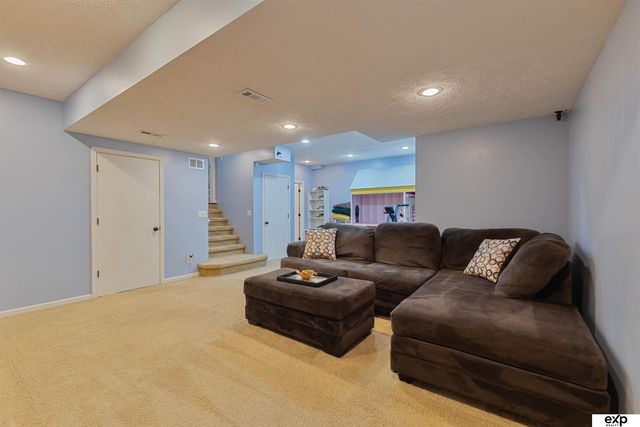 12144 S 221st Street, Gretna, NE 68028