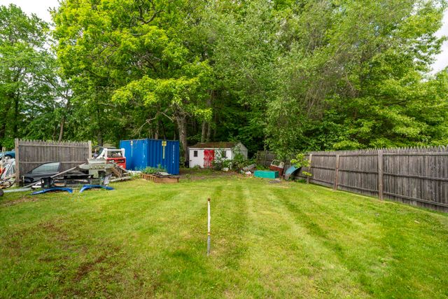 35 S Main Street, Newton, NH 03858