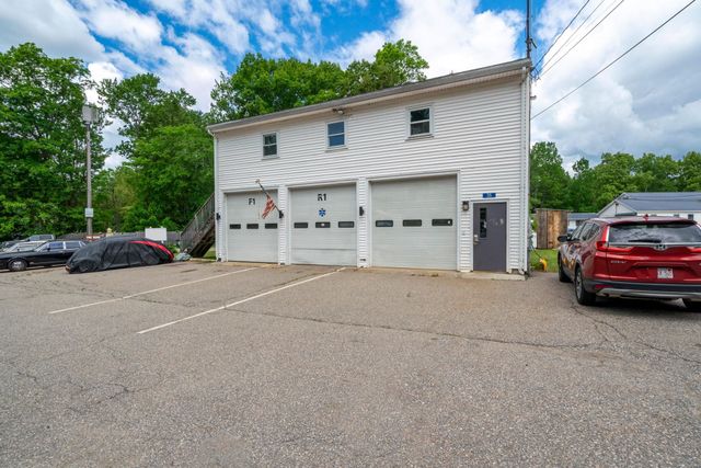 35 S Main Street, Newton, NH 03858