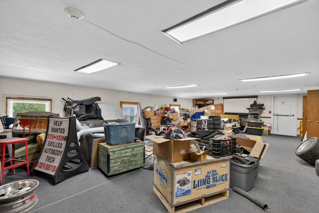35 S Main Street, Newton, NH 03858