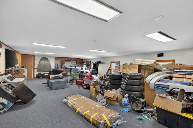 35 S Main Street, Newton, NH 03858