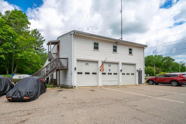 35 S Main Street, Newton, NH 03858