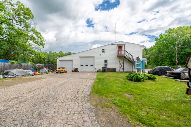 35 S Main Street, Newton, NH 03858