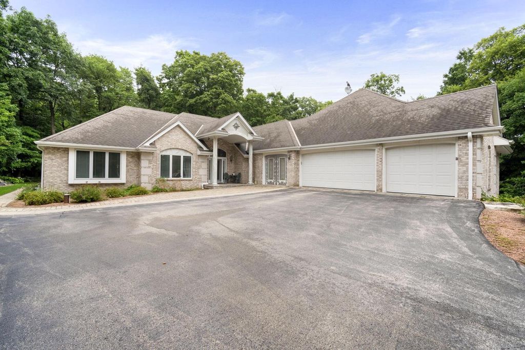 4538 Church DRIVE, West Bend, WI 53095