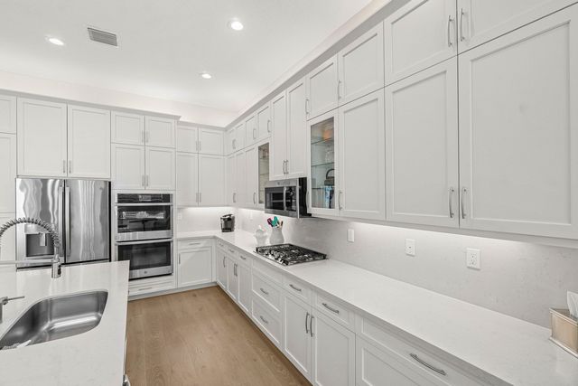 9918 Pecorino Isle, Boynton Beach, FL 33473