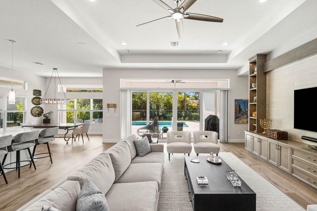 9918 Pecorino Isle, Boynton Beach, FL 33473