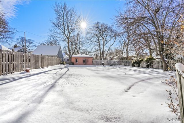 3 Pine Woods Drive, North Tonawanda, NY 14120